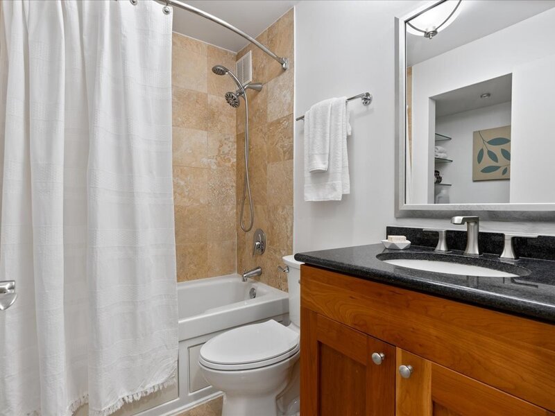 2045 N Larrabee Street Chicago IL 60614