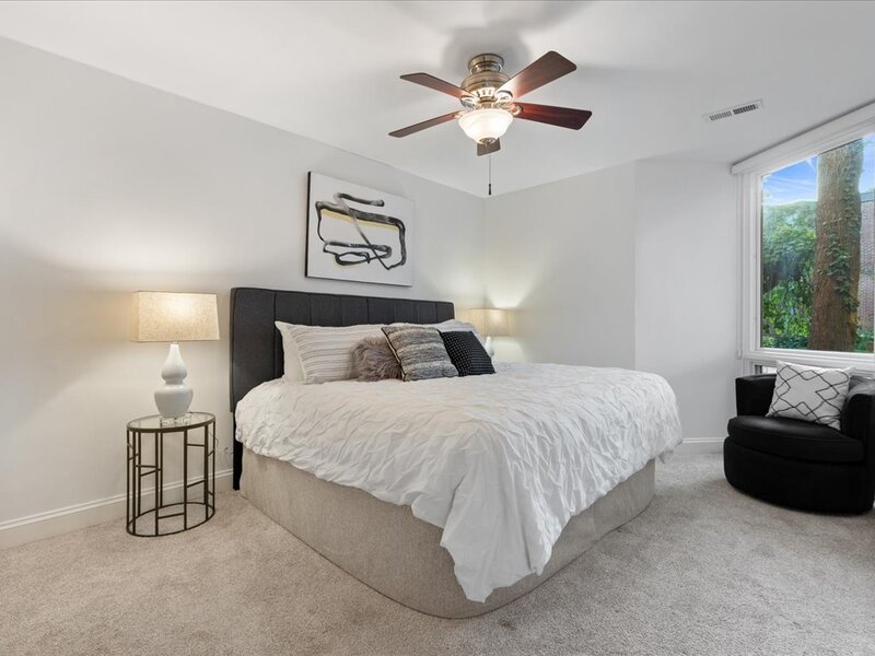 2045 N Larrabee Street Chicago IL 60614