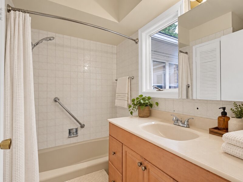 412 Catalpa Avenue Itasca IL 60143