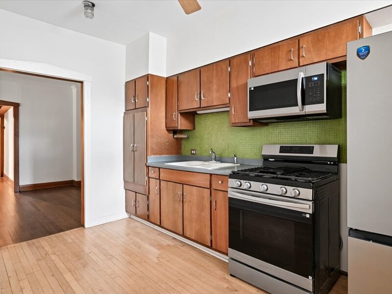 1631 W Fargo Avenue Chicago IL 60626