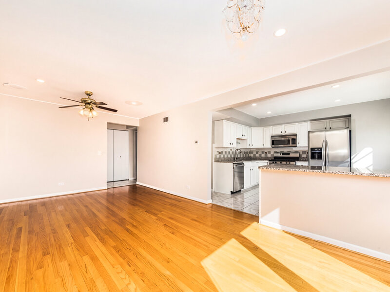 9135 Hollyberry Avenue Des Plaines IL 60016