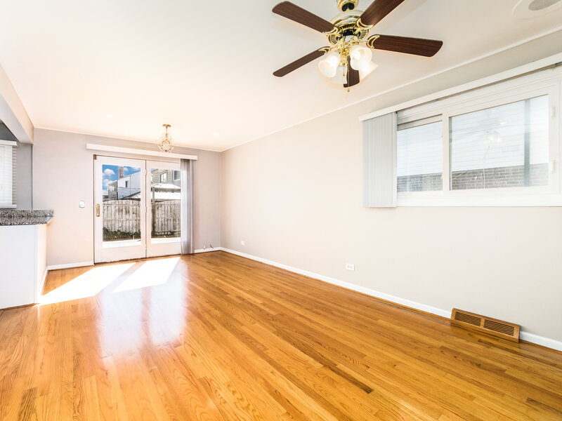 9135 Hollyberry Avenue Des Plaines IL 60016