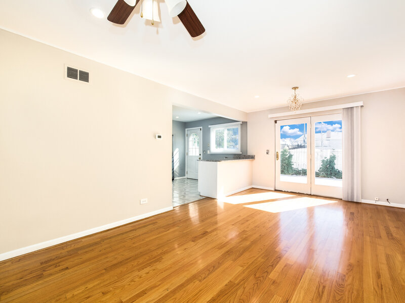 9135 Hollyberry Avenue Des Plaines IL 60016