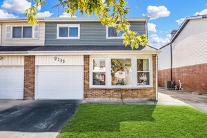 Photo of 9135 Hollyberry Avenue Des Plaines IL 60016