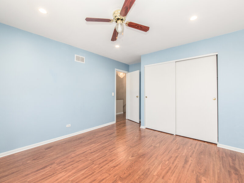 9135 Hollyberry Avenue Des Plaines IL 60016