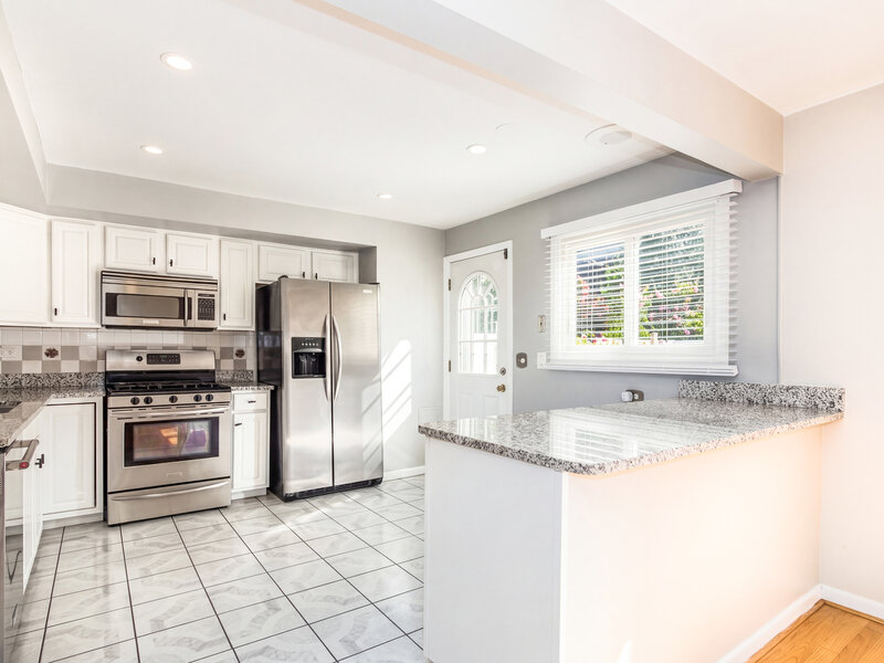 9135 Hollyberry Avenue Des Plaines IL 60016