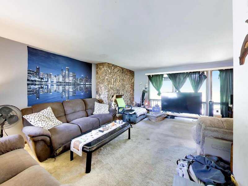 354 E Huntington Lane Elmhurst IL 60126