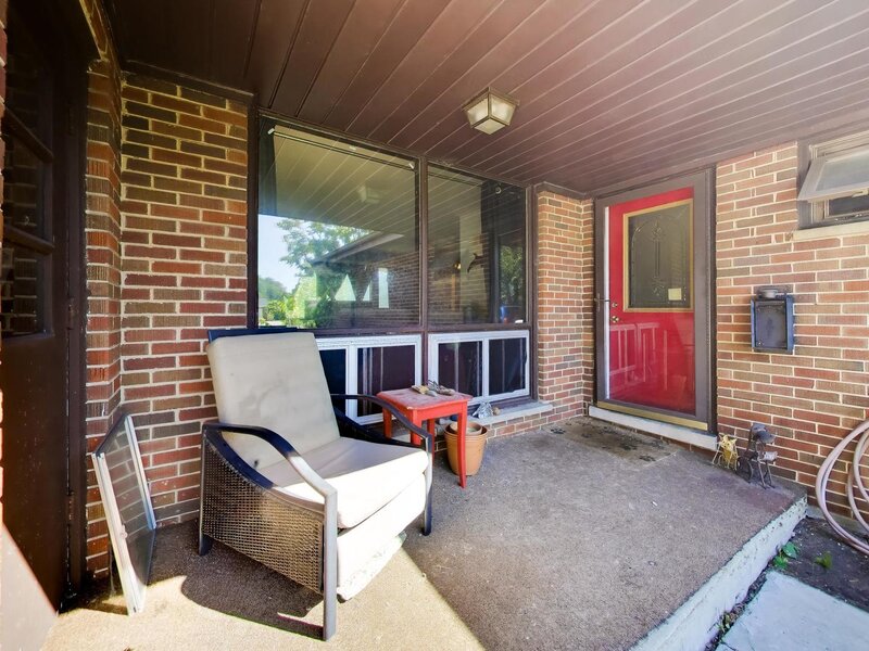 354 E Huntington Lane Elmhurst IL 60126