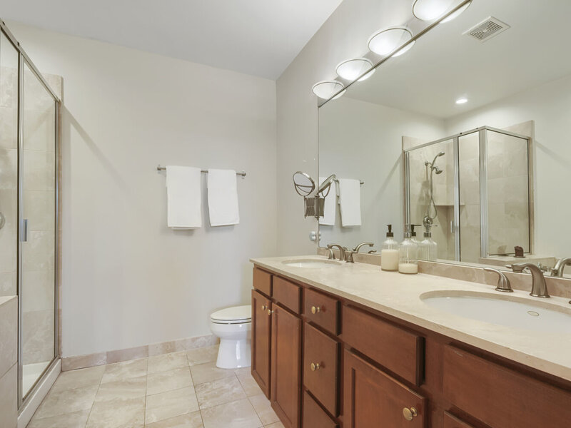 330 N Clinton Street Chicago IL 60661