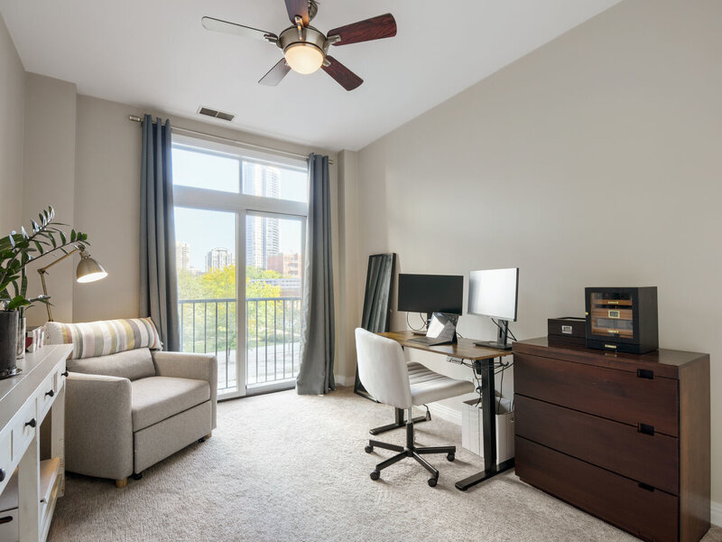330 N Clinton Street Chicago IL 60661