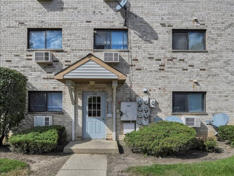 514 E Spruce Drive Palatine IL 60074