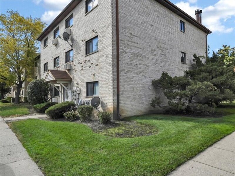 514 E Spruce Drive Palatine IL 60074