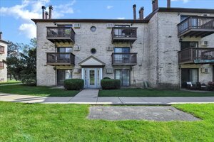 Photo of 514 E Spruce Drive Palatine IL 60074 Unit 2B