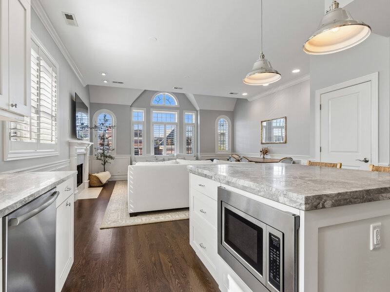 2743 N Lakewood Avenue Chicago IL 60614