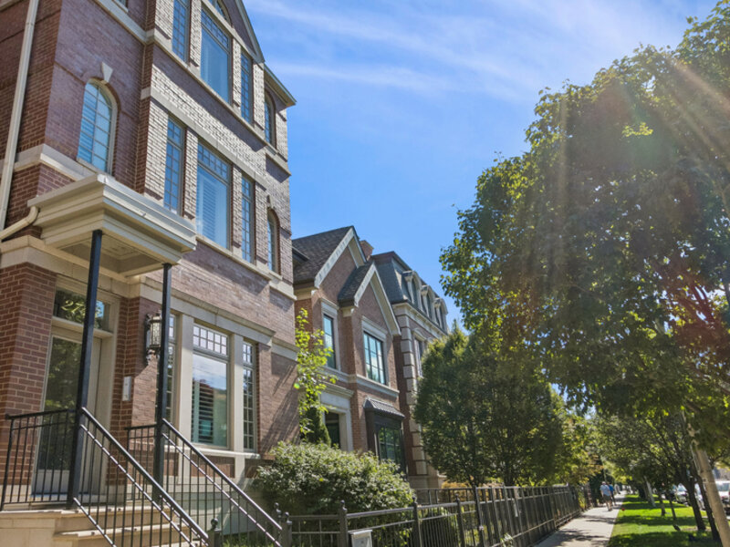 2743 N Lakewood Avenue Chicago IL 60614