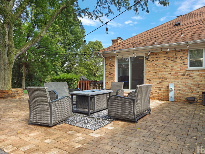1726 Galloway Circle Inverness IL 60010