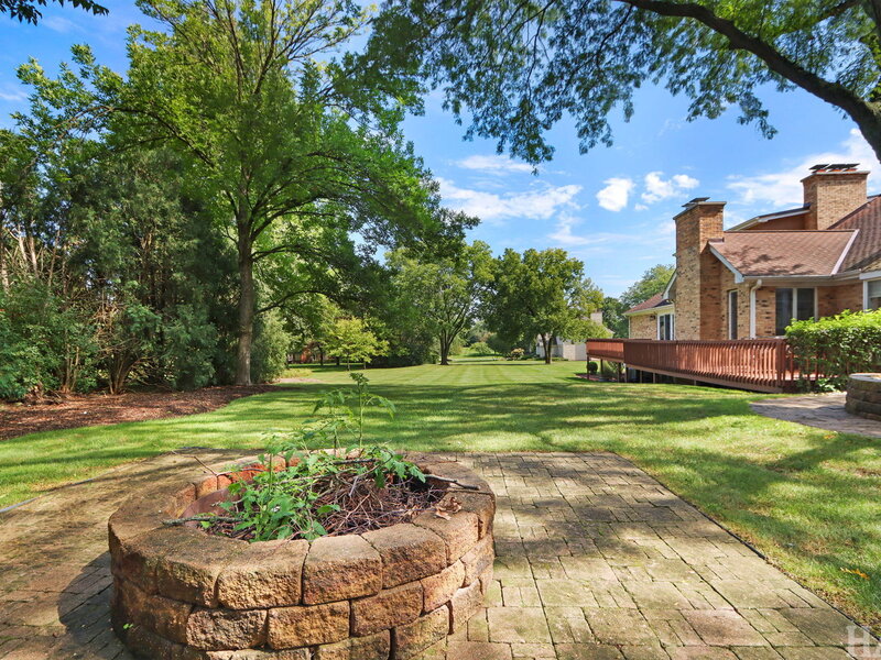 1726 Galloway Circle Inverness IL 60010