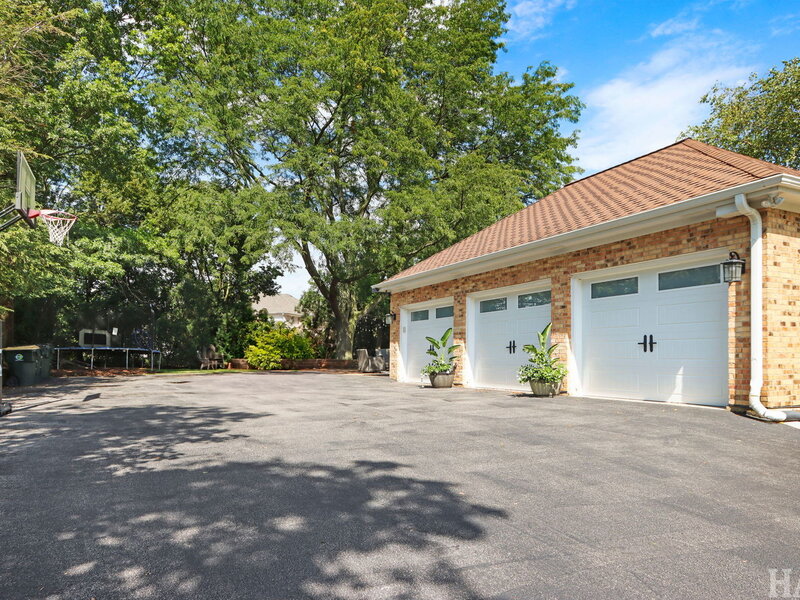 1726 Galloway Circle Inverness IL 60010