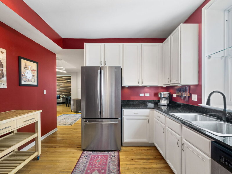964 W Cuyler Avenue Chicago IL 60613