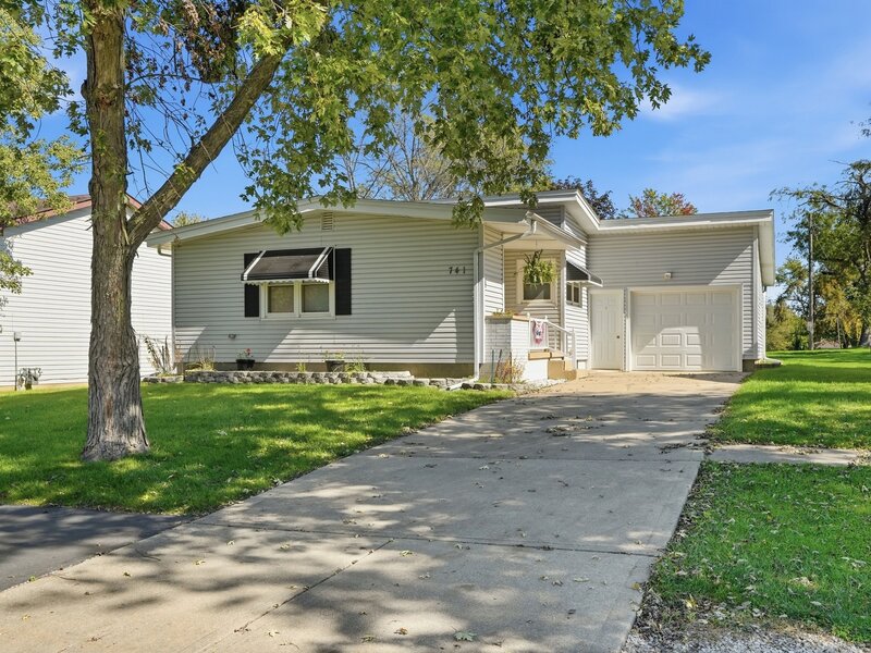 741 Elliott Street Beecher IL 60401
