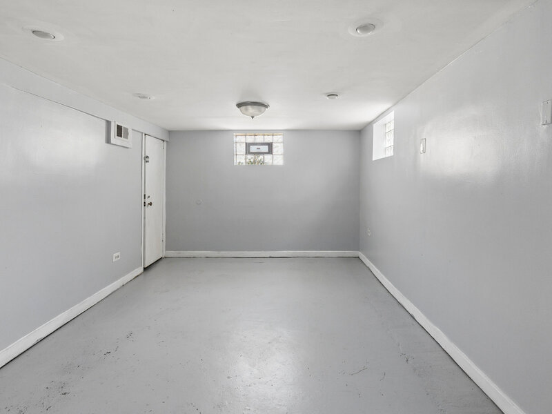 10107 S Paxton Avenue Chicago IL 60617