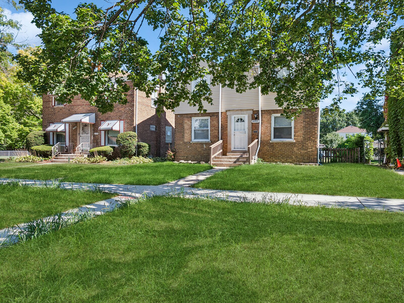 10107 S Paxton Avenue Chicago IL 60617