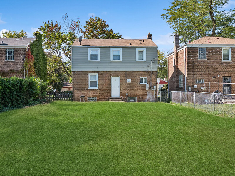 10107 S Paxton Avenue Chicago IL 60617