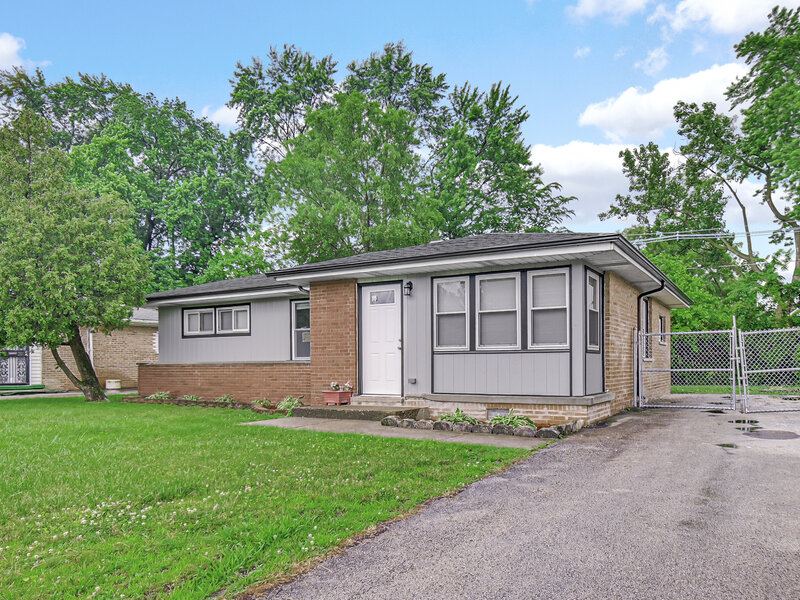 16158 Plymouth Drive Markham IL 60428