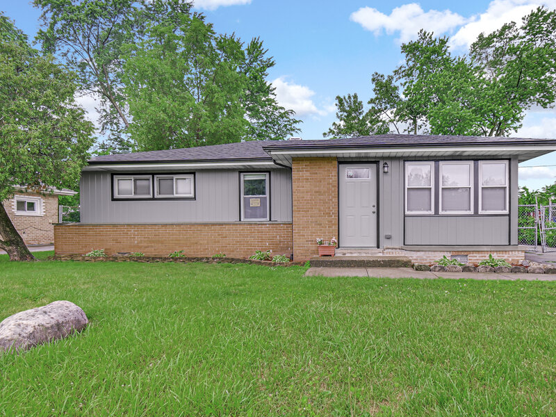 16158 Plymouth Drive Markham IL 60428