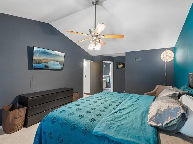 123 Eisenhower Drive Oswego IL 60543