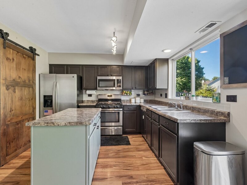 123 Eisenhower Drive Oswego IL 60543