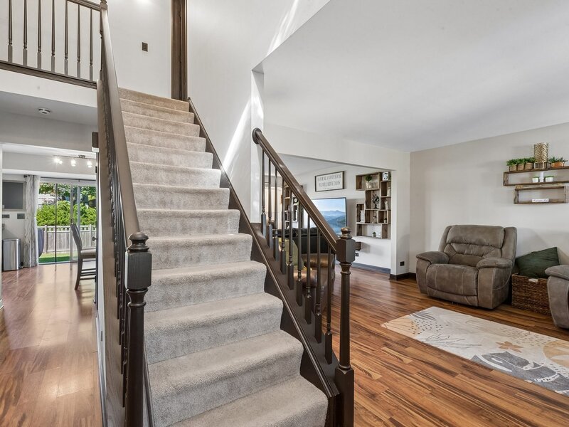 123 Eisenhower Drive Oswego IL 60543