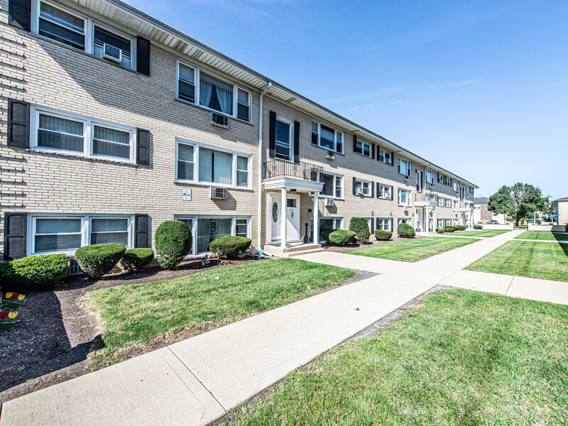 4931 N East River Road Norridge IL 60706
