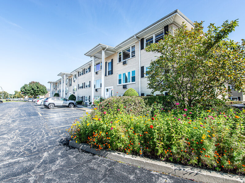 4931 N East River Road Norridge IL 60706