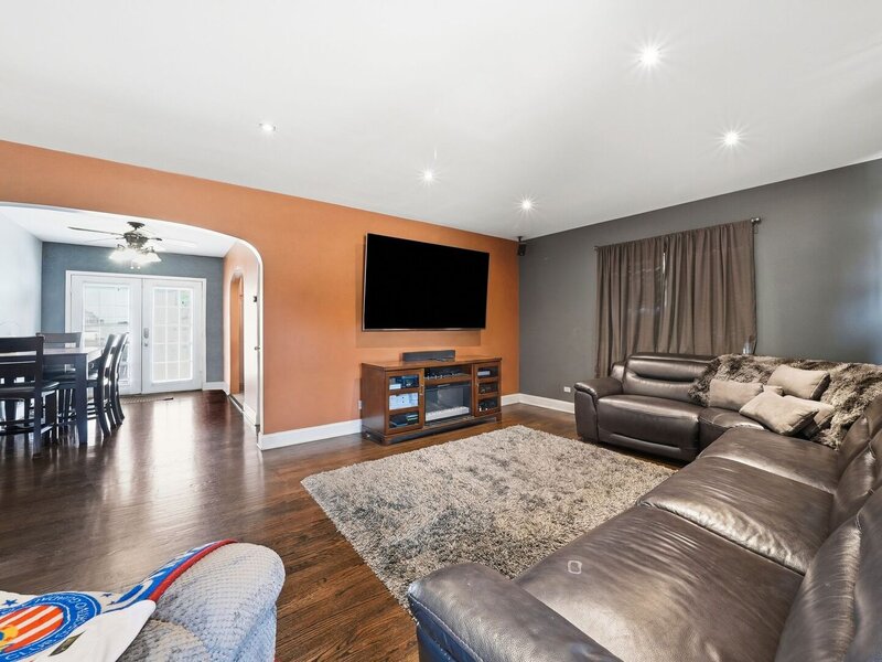 2642 Ridge Road Lansing IL 60438