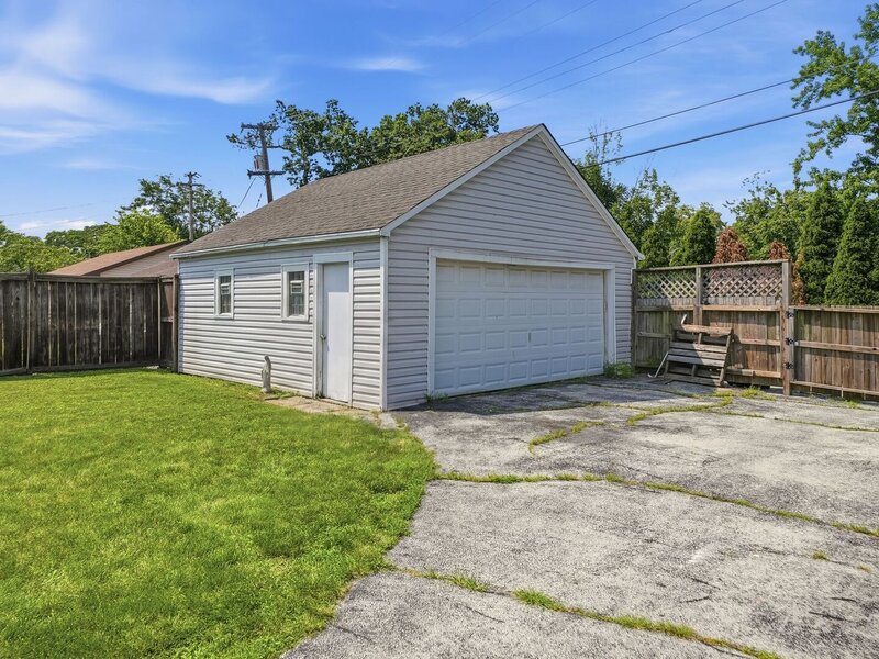 2642 Ridge Road Lansing IL 60438