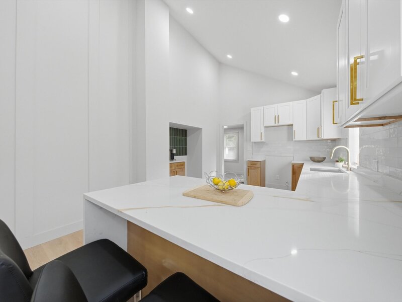12231 S Lowe Avenue Chicago IL 60628