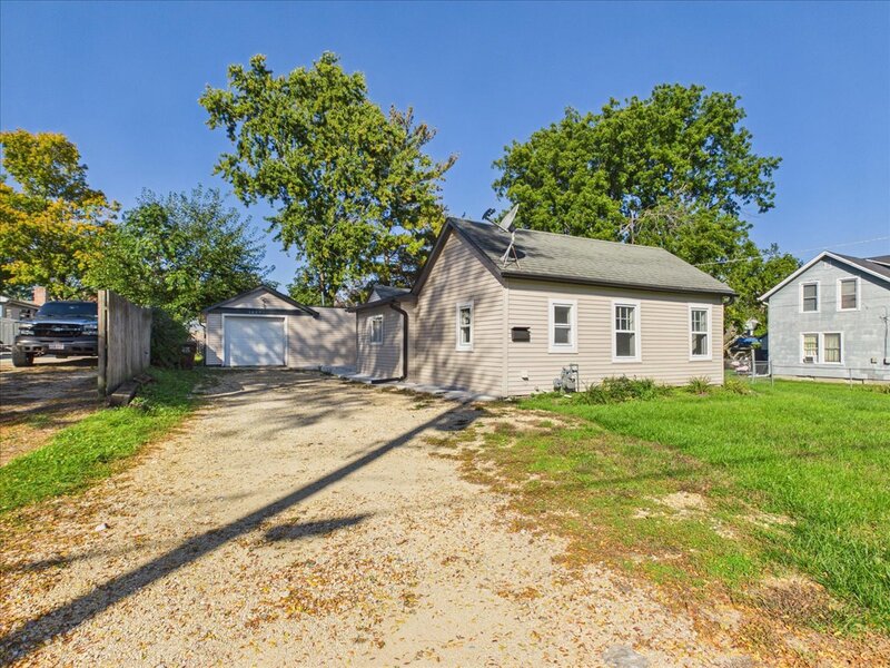 1027 Garfield Avenue Belvidere IL 61008