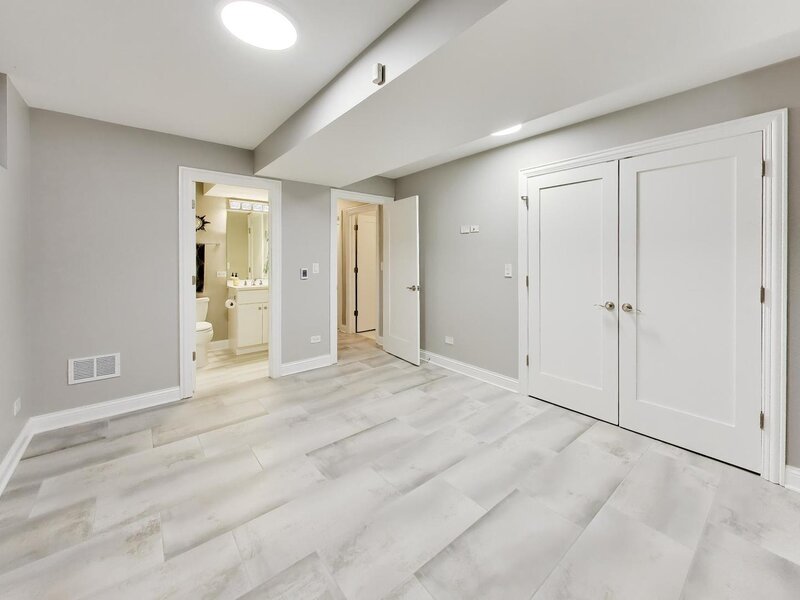 4343 N Hamlin Avenue Chicago IL 60618