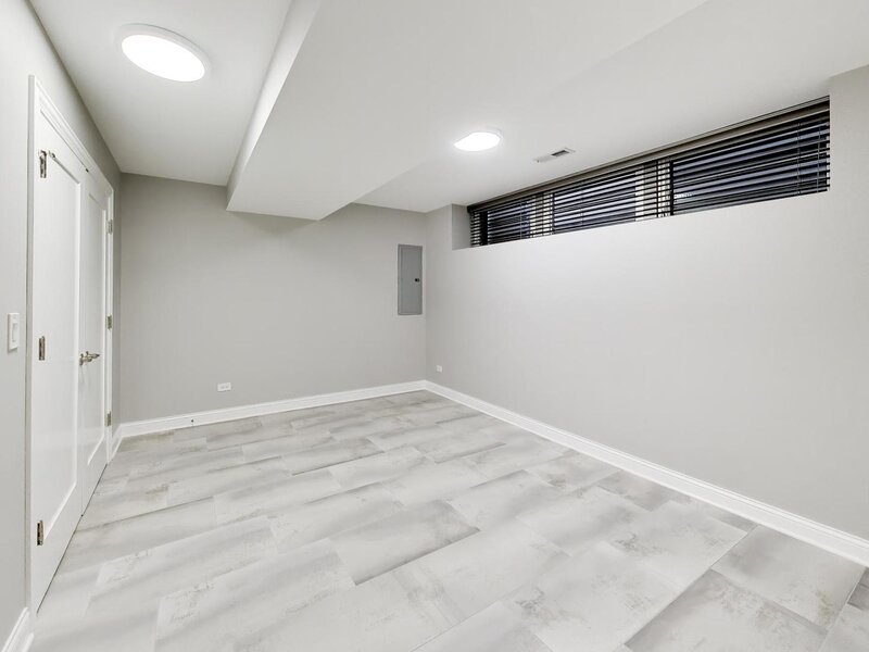 4343 N Hamlin Avenue Chicago IL 60618
