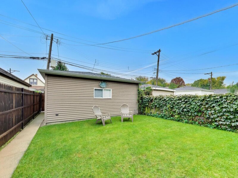 4343 N Hamlin Avenue Chicago IL 60618