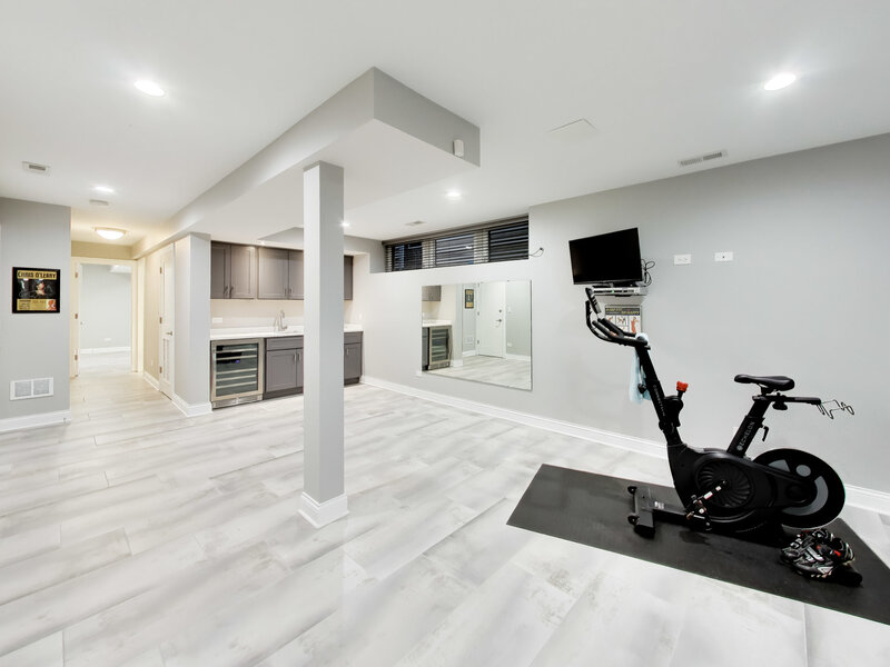 4343 N Hamlin Avenue Chicago IL 60618