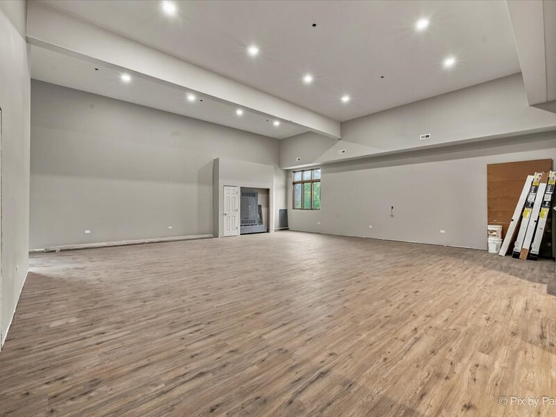5 Castle Drive St. Charles IL 60175