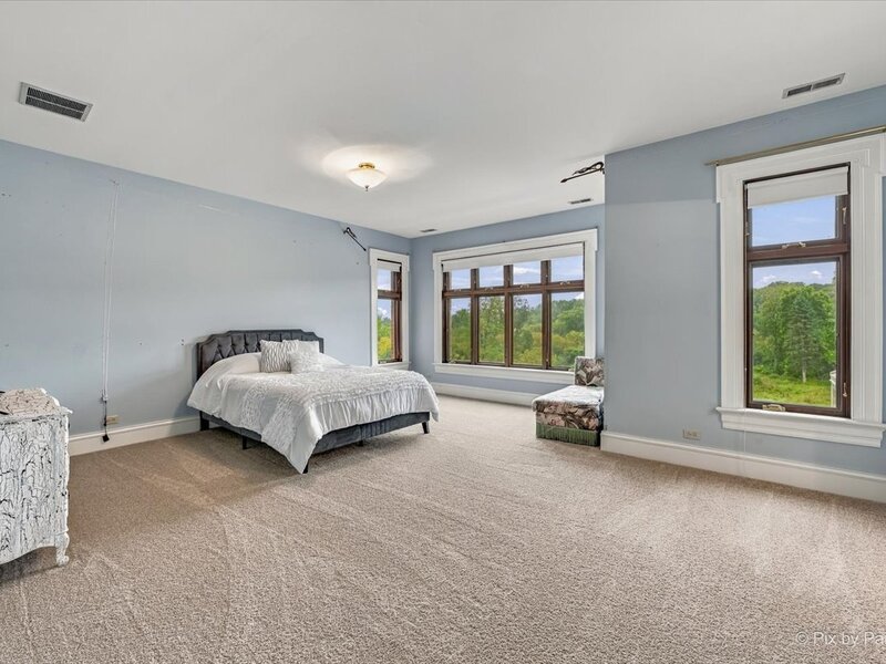 5 Castle Drive St. Charles IL 60175