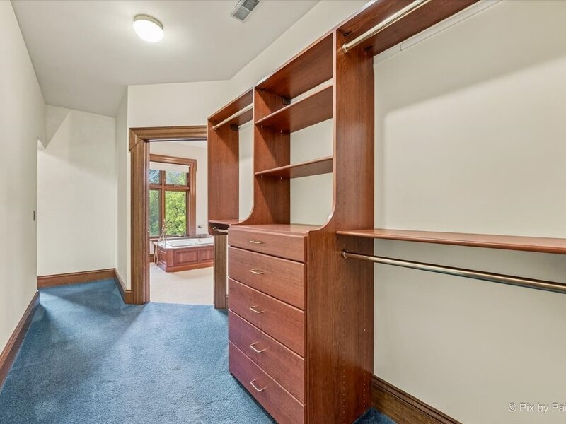 5 Castle Drive St. Charles IL 60175