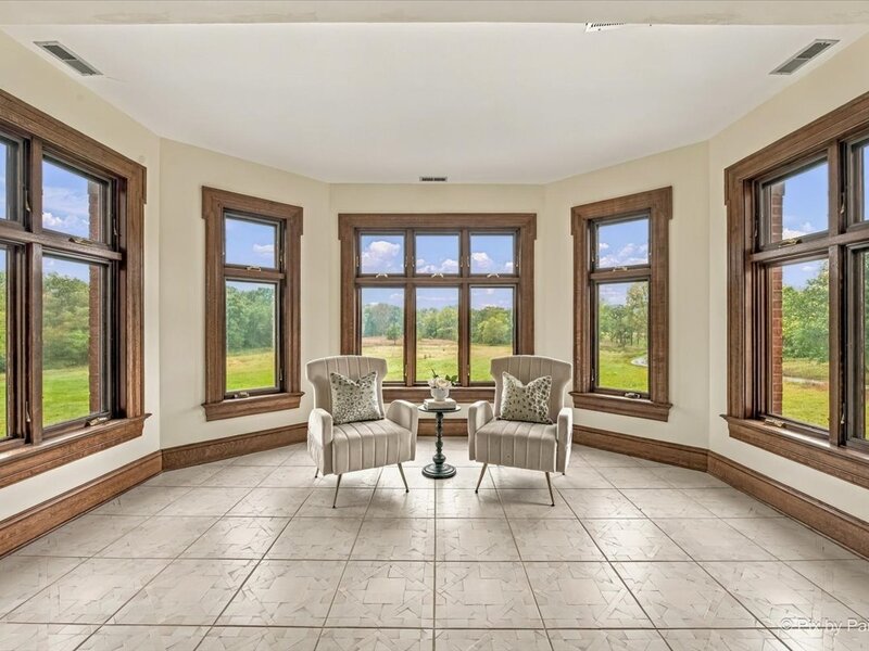 5 Castle Drive St. Charles IL 60175