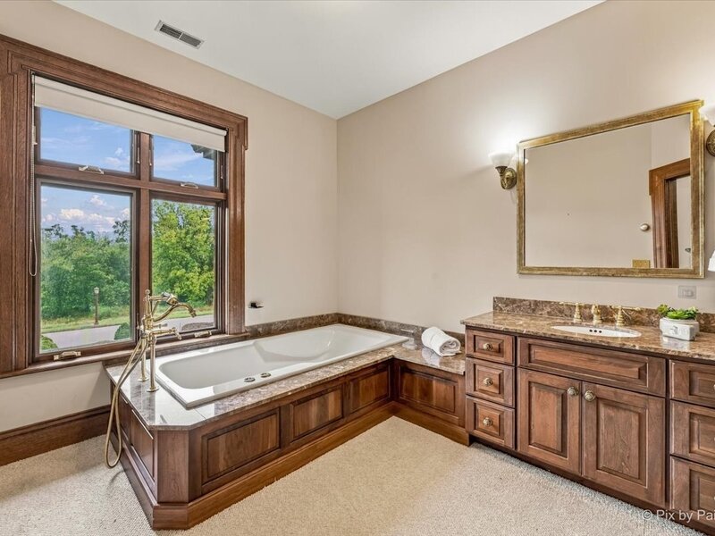 5 Castle Drive St. Charles IL 60175
