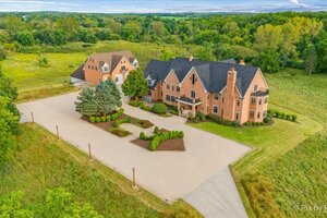 Photo of 5 Castle Drive St. Charles IL 60175