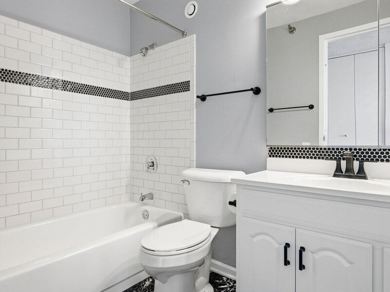 1122 N Clark Street Chicago IL 60610