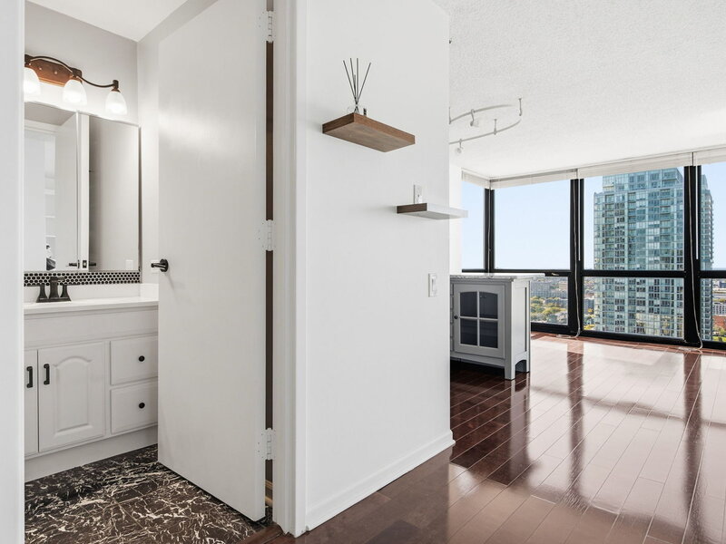 1122 N Clark Street Chicago IL 60610